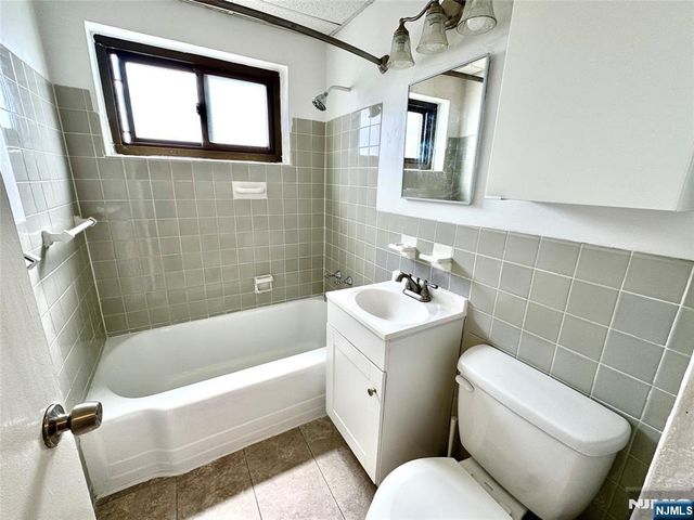 400 Fairview Avenue 5-D, Fort Lee, NJ 07024