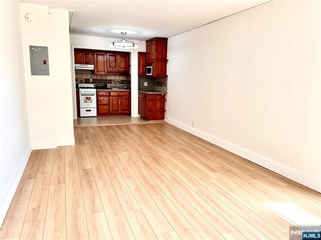 400 Fairview Avenue 5-D, Fort Lee, NJ 07024
