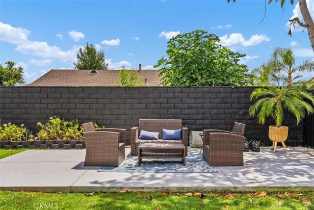 25552 Mackenzie Street, Laguna Hills, CA 92653