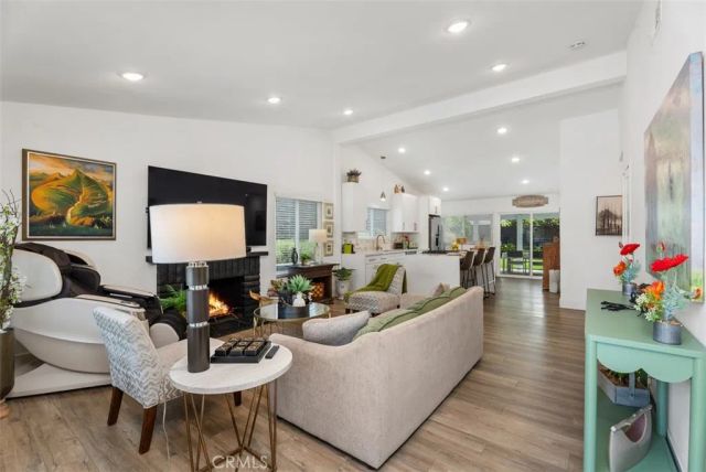 25552 Mackenzie Street, Laguna Hills, CA 92653