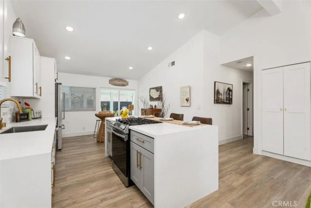 25552 Mackenzie Street, Laguna Hills, CA 92653