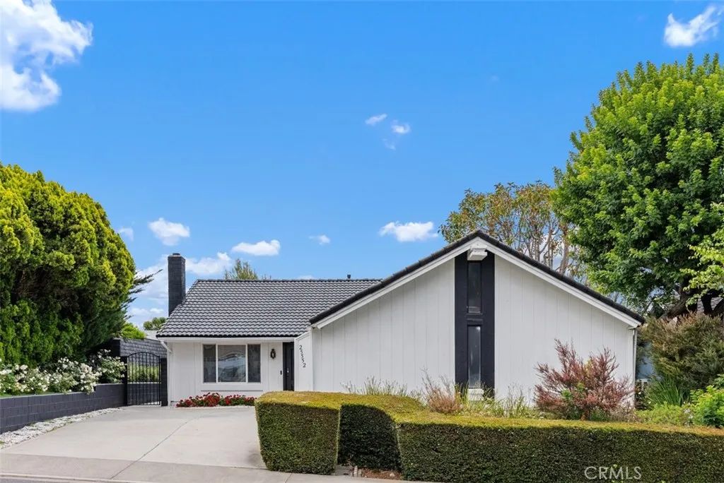 25552 Mackenzie Street, Laguna Hills, CA 92653