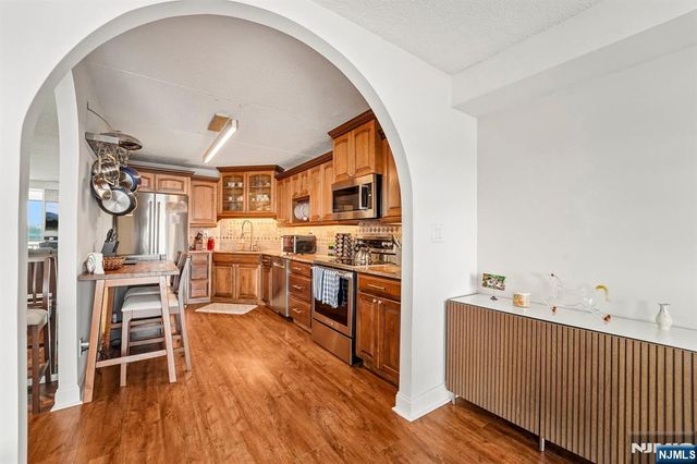 1077 River Road 903, Edgewater, NJ 07020