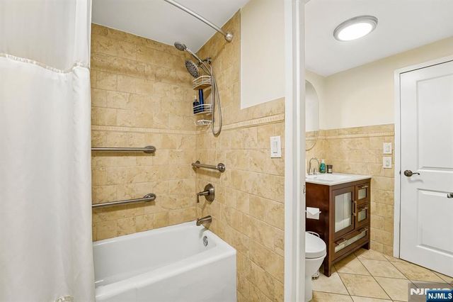 1077 River Road 903, Edgewater, NJ 07020