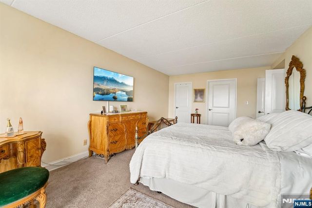 1077 River Road 903, Edgewater, NJ 07020