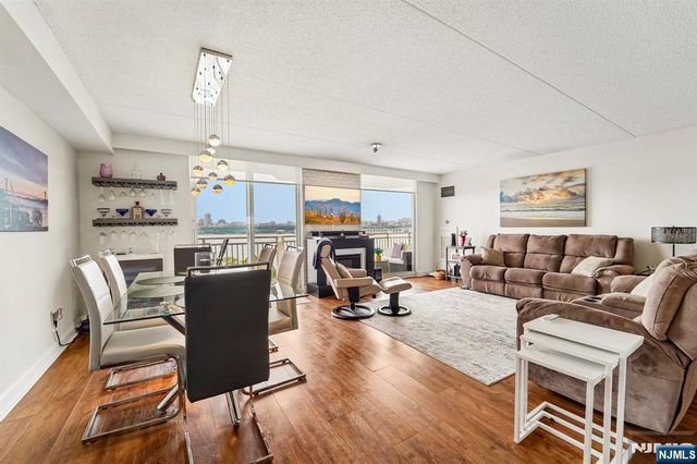 1077 River Road 903, Edgewater, NJ 07020