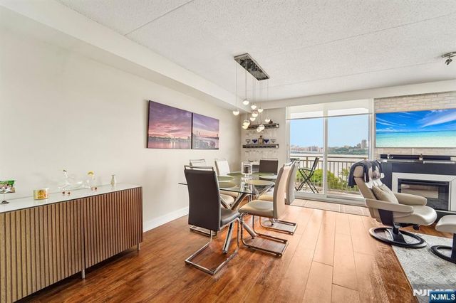 1077 River Road 903, Edgewater, NJ 07020
