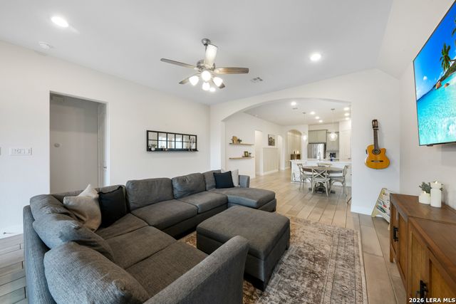 2009 Creekview, Seguin, TX 78155