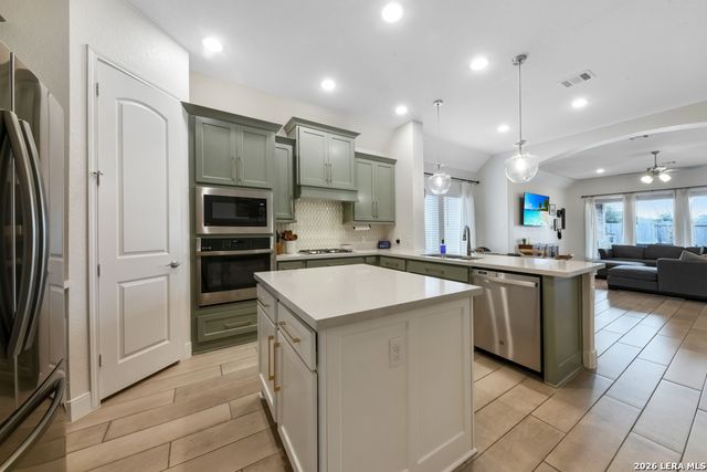 2009 Creekview, Seguin, TX 78155