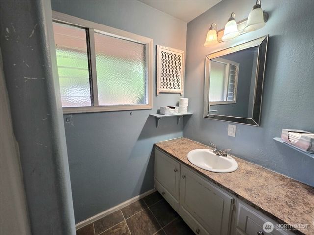 401 Fairway Drive, Aberdeen, WA 98550