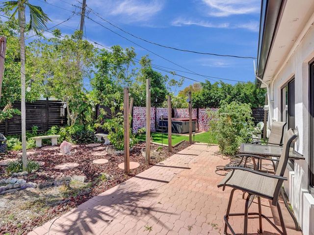 2099 NE 4th Court, Boca Raton, FL 33431