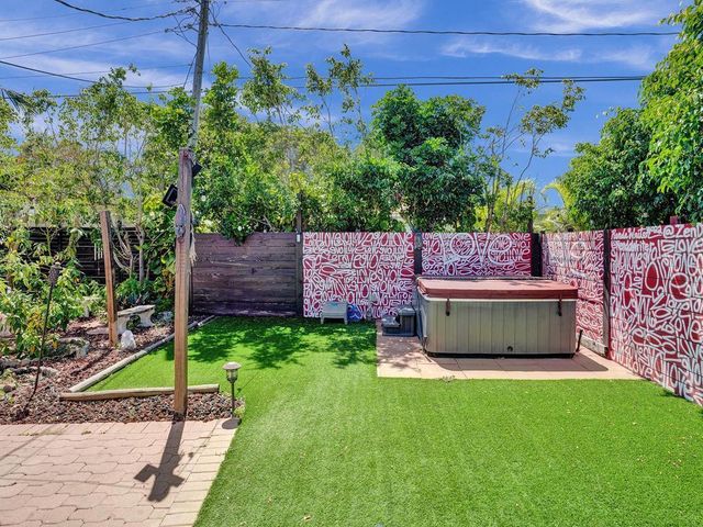 2099 NE 4th Court, Boca Raton, FL 33431