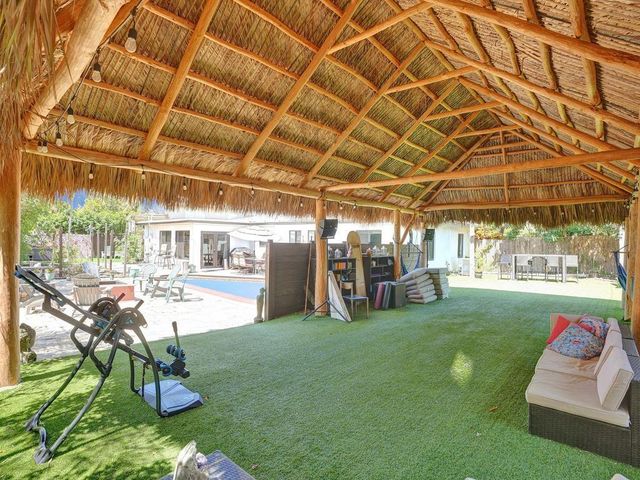 2099 NE 4th Court, Boca Raton, FL 33431