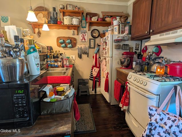 82 Grand Street, Gloversville, NY 12078