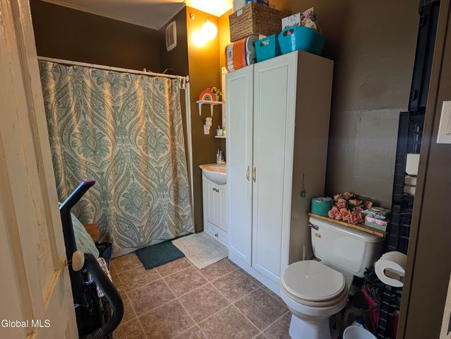 82 Grand Street, Gloversville, NY 12078