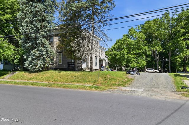 82 Grand Street, Gloversville, NY 12078