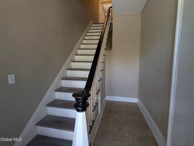 82 Grand Street, Gloversville, NY 12078