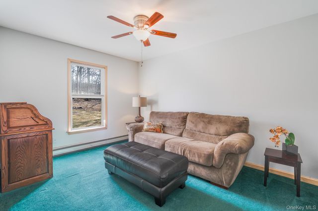 6 Silvestri Place, Marlboro, NY 12542