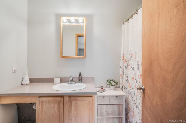 6 Silvestri Place, Marlboro, NY 12542