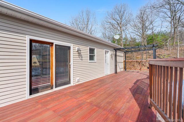 6 Silvestri Place, Marlboro, NY 12542