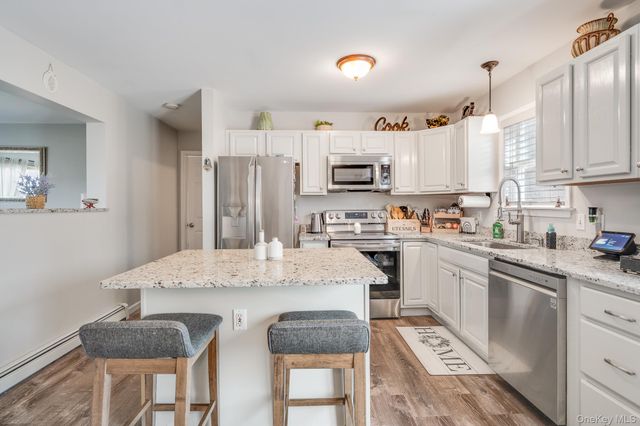 6 Silvestri Place, Marlboro, NY 12542