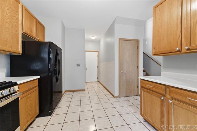 305 Thornwood Way C, South Elgin, IL 60177