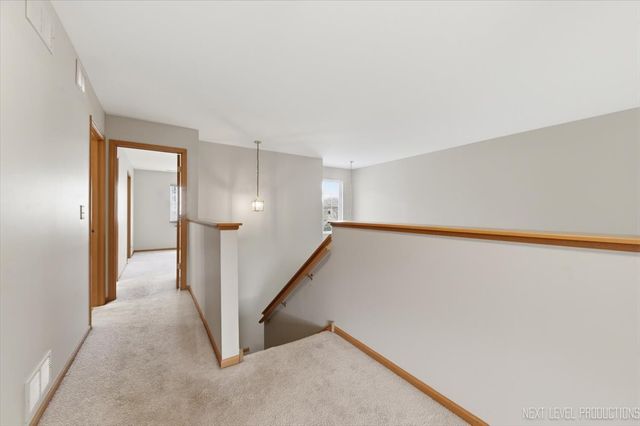 305 Thornwood Way C, South Elgin, IL 60177