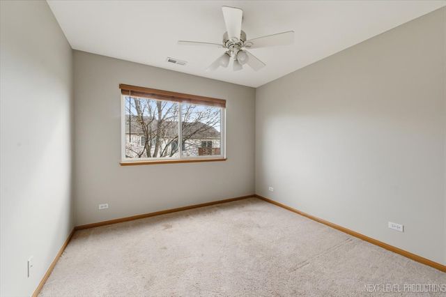 305 Thornwood Way C, South Elgin, IL 60177
