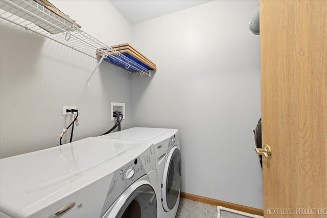 305 Thornwood Way C, South Elgin, IL 60177