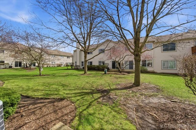 305 Thornwood Way C, South Elgin, IL 60177
