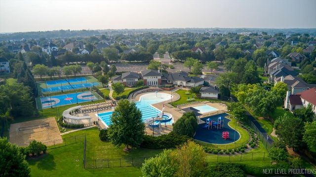 305 Thornwood Way C, South Elgin, IL 60177