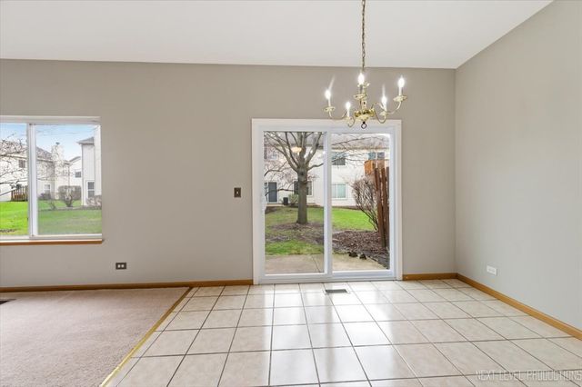 305 Thornwood Way C, South Elgin, IL 60177