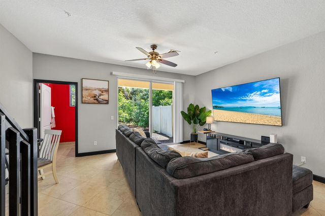 3051 SW Otter Lane, Stuart, FL 34997
