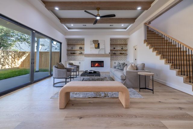 6534 Westview Drive, Houston, TX 77055