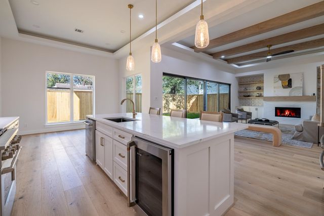 6534 Westview Drive, Houston, TX 77055