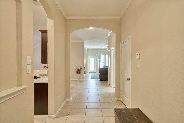 655 Oak Circle Drive E, Conroe, TX 77301