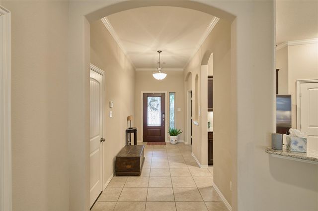655 Oak Circle Drive E, Conroe, TX 77301