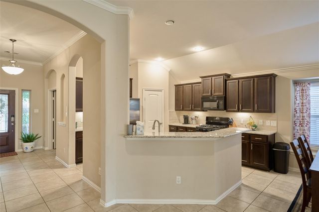 655 Oak Circle Drive E, Conroe, TX 77301