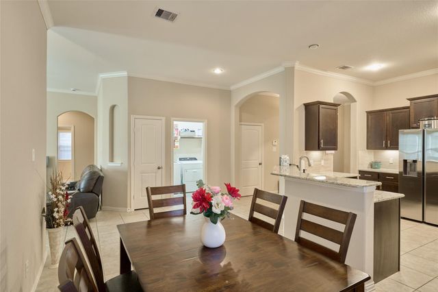 655 Oak Circle Drive E, Conroe, TX 77301