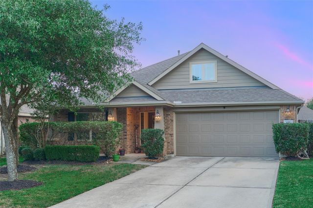 655 Oak Circle Drive E, Conroe, TX 77301