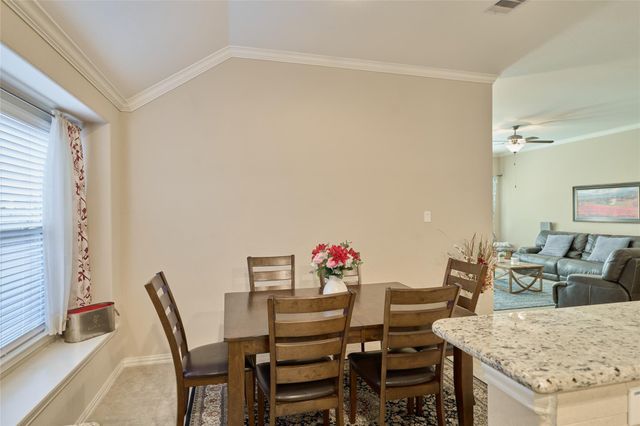 655 Oak Circle Drive E, Conroe, TX 77301