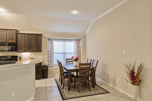 655 Oak Circle Drive E, Conroe, TX 77301