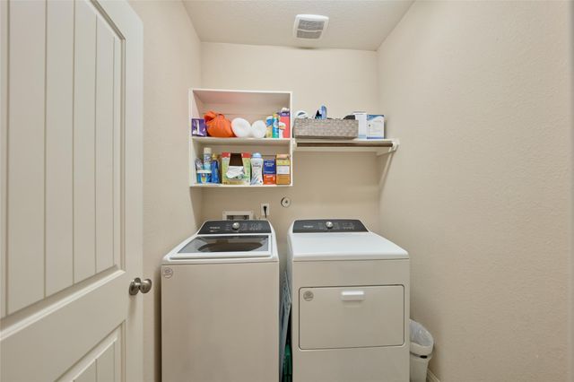 655 Oak Circle Drive E, Conroe, TX 77301