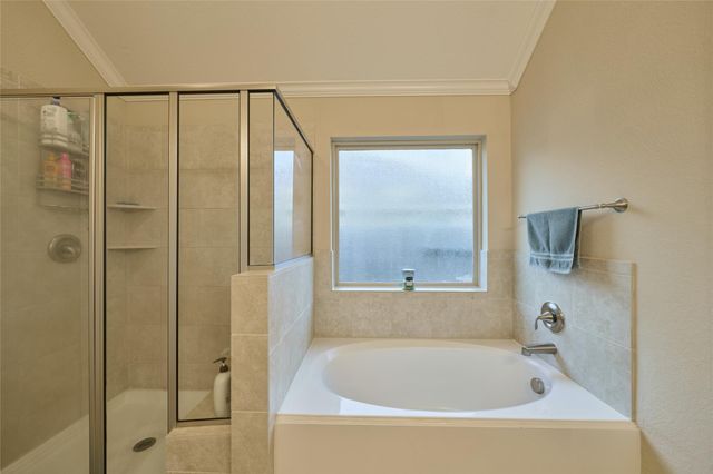 655 Oak Circle Drive E, Conroe, TX 77301