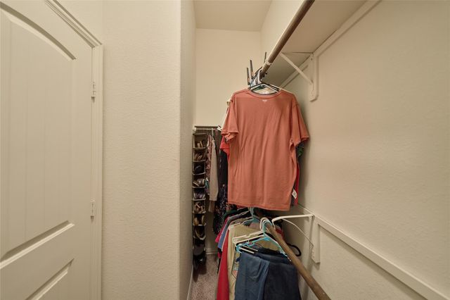 655 Oak Circle Drive E, Conroe, TX 77301