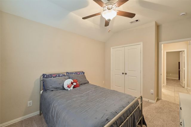 655 Oak Circle Drive E, Conroe, TX 77301