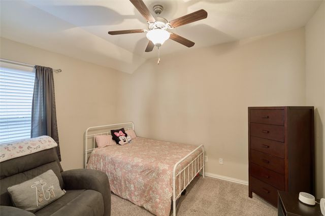 655 Oak Circle Drive E, Conroe, TX 77301