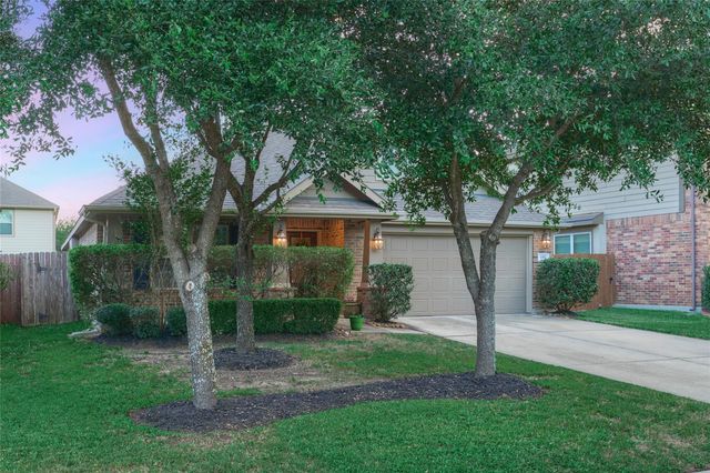 655 Oak Circle Drive E, Conroe, TX 77301