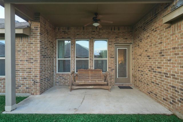 655 Oak Circle Drive E, Conroe, TX 77301