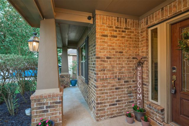 655 Oak Circle Drive E, Conroe, TX 77301